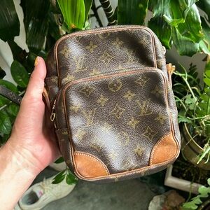 Louis Vuitton Authentic Amazon Crossbody - Needs Repair